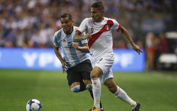 Paolo Guerrero es el goleador histórico de la Selección peruana. En la anterior eliminatoria anotó 6 goles. FOTO EFE