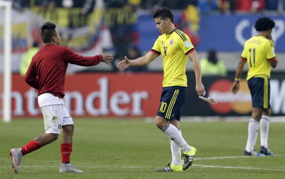 Colombia era consciente de que el empate no le servía si se mantenía la misma igualdad a puntos entre los cuatro equipos del grupo y arrancó el partido lanzado al ataque. FOTO AP
