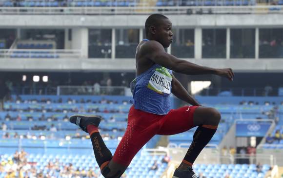 El paisa John Murillo, quien representa a la Liga de Bolívar, tiene como mejor marca de temporada 16.95 metros. FOTO REUTERS