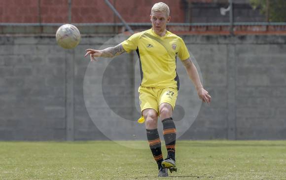En los últimos partidos del Envigado, el inglés George Saunders, se ha mostrado como el mejor. FOTO juan antonio sánchez