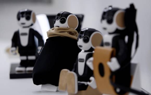 Robot que sirve de teléfono inteligente sale a la venta
