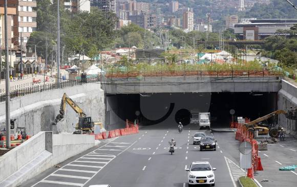 Desde hoy, en las horas de la noche, salen de circulación los puentes militares y los contraflujos por la Regional. A partir de esta semana, el Ejército Nacional dará inicio a las maniobras para girar los puentes y cambiarles el sentido. FOTO manuel saldarriaga