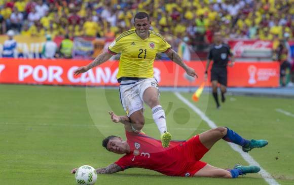 Edwin Cardona, de rendimiento más que flojo en el choque ante Chile, juega pocos minutos en su club Monterrey, aunque recibe el constante respaldo de Pekerman. FOTO juan antonio sánchez 
