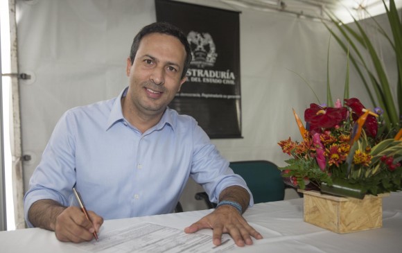 Santiago Gómez es candidato a la Alcaldía de Medellín por el movimiento “Seguimos contando con vos”. FOTO Edwin bustamante