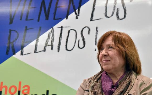 Svetlana Alexiévich ganadora del Nobel de Literatura, en 2015, es la invitada más importante a la Feria Internacional del Libro. FOTOS AFP