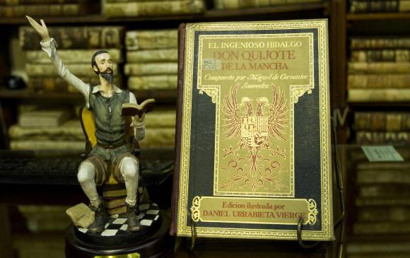 Un recorrido por las bibliotecas de la ciudad da cuenta de la existencia de algunos incunables, como se les llama a los primeros ibros que se imprimieron entre 1450 y 1500. En libro más viejo en Medellín está en la biblioteca de la Universidad Eafit. FOTO Donaldo Zuluaga