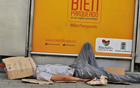 En las calles de Medellín, dice la Alcaldía, pocas personas llegan por pobreza, la principal causa, según sus análisis, es la adicción a las drogas y en la desintoxicación se invierten gran cantidad de los recursos. La reinserción es voluntaria. FOTO henry agudelo