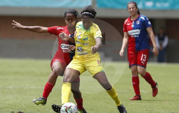 Las jugadoras del Poderoso se alistan para la disputa de los juegos de ida y vuelta ante América para definir el nuevo campeón de la Liga Femenina en Colombia. FOTO MANUEL SALDARRIAGA