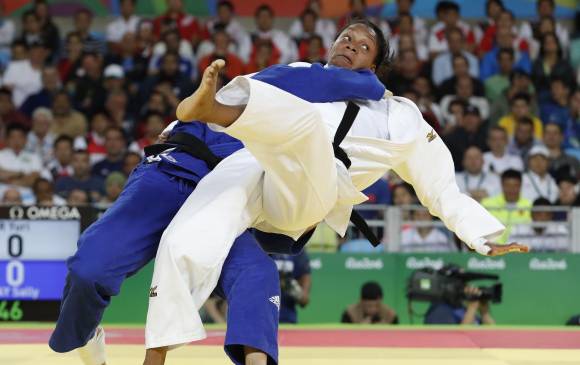 Alvear, tres veces campeona mundial, fue otra de las figuras ayer de Colombia en Río, aplausos para la medallista. FOTO AFP