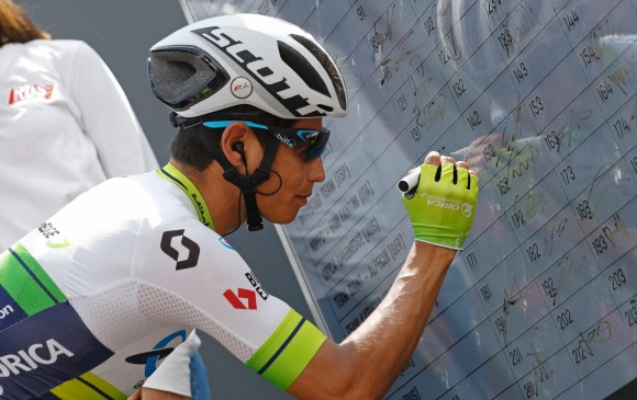Esteban Chaves supo regularse el martes para no perder el segundo lugar de la general. Estos tres días que le restan espera estar concentrado para seguir en los puestos de honor del Giro. FOTO AFP