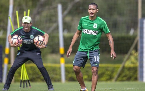 Macnelly Torres ha trabajado con normalidad durante toda la semana. Este miércoles se confirmó su continuidad con el club verde. FOTO JUAN ANTONIO SÁNCHEZ