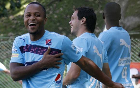 Luis Fernando Mosquera tuvo un trabajo especial de adecuación este martes en Pilsen con el preparador William Villa en el primer día de su tercera era en el Medellín. FOTO Donaldo Zuluaga.