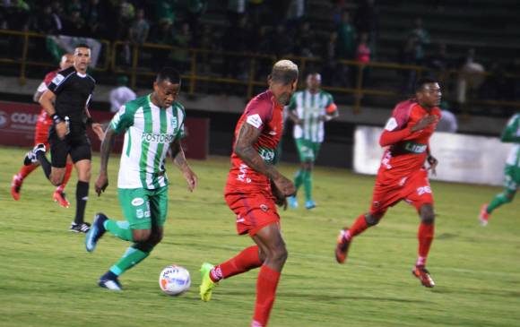 En una discreta presentación, Nacional cayó en Tunja ante un equipo que puso ímpetus y garra. FOTO colprensa