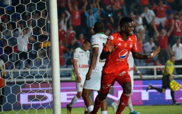 Olmes García marcó dos goles en el triunfo de América sobre Patriotas en el estadio Pascual Guerrero. FOTO Colprensa 