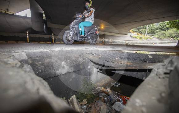 Aunque muchas vías se encuentran en mal estado, los accidentes fatales en moto han disminuido un 11% hasta la fecha, comparado con el año anterior. FOTO Julio césar Herrera