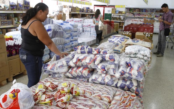 Las tiendas de “gran descuento” como D1, Ara y Justo y Bueno reportaron pérdidas el año pasado. Foto: EL COLOMBIANO.