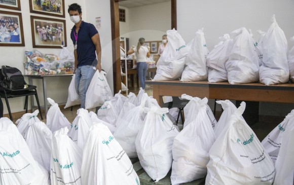 Hoy la Alcaldía finalizará la repartición de paquetes alimentarios recolectados el fin de semana con la Donatón por Medellín. 