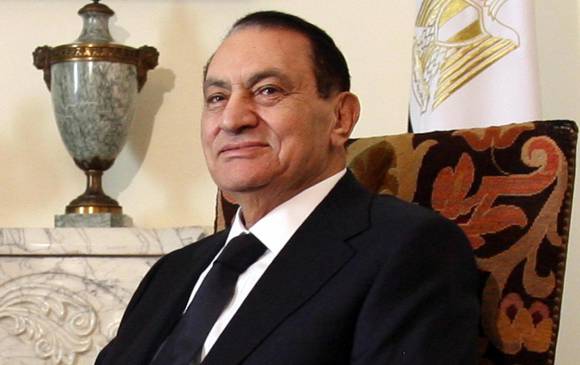 El expresidente egipcio Hosni Mubarak, obligado a renunciar tras un alzamiento popular en 2011, falleció este martes a los 91 años edad en el hospital militar Galaa de El Cairo. Foto: EFE.