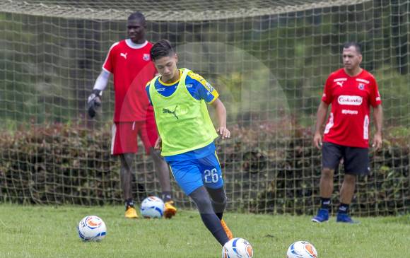 El rendimiento de Bryan Castrillón, de 19 años, le ha permitido ganarse un puesto en el equipo titular. FOTO juan antonio Sánchez 