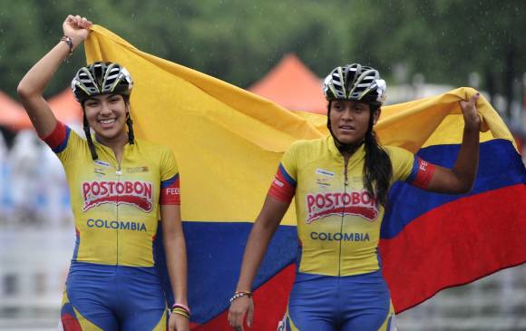 Daniela Mendoza (izq.) y María Fernanda Barros (der.), miembros del equipo de relevo femenino juvenil. FOTO COLPRENSA