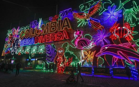 Alumbrado navideño de Medellín en el sector del Parque Norte. FOTO: MANUEL SALDARRIAGA QUINTERO.