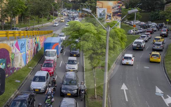La congestión en algunas vías de El Poblado ha sido queja de conductores y usuarios por estos días. FOTO juan antonio sánchez