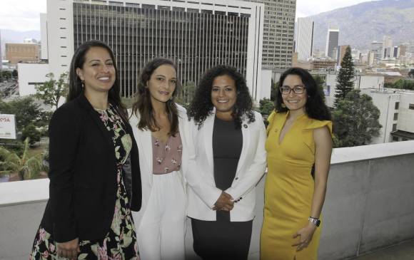 El trabajo de estas cuatro mujeres demuestra cómo los latinos tienen protagonismo en cargos públicos de Estados Unidos. Su gestión se basa en el apoyo a las comunidades necesitadas. Fotos: Julio César Herrera