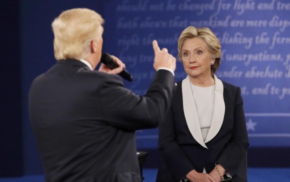 El debate, en la Universidad de Washington, mostró debilidades de Trump para responder a polémicas. FOTO reuters