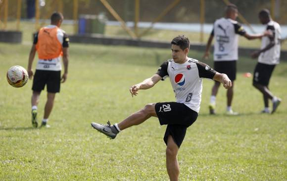 Mauricio Molina recayó en su lesión y nuevamente será baja en el DIM. FOTO ARCHIVO