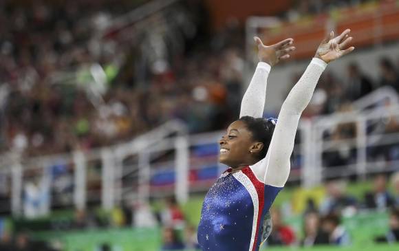 Prueba de piso en la competencia final por la general individual en los Juegos Olímpicos de Río 2016. FOTO Reuters