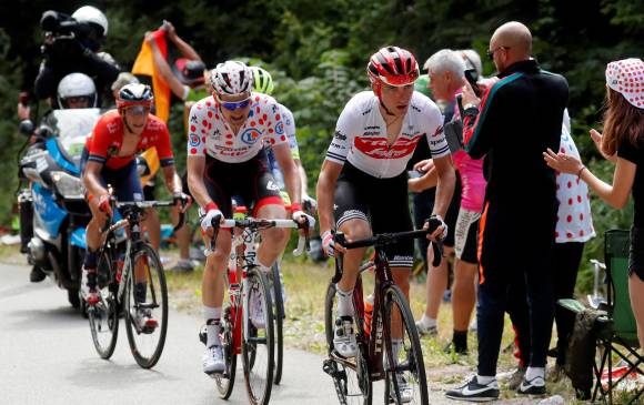En el palmarés de Giulio Ciccone (adelante) reposa el título del Giro de los Apeninos, en 2018. FOTO reuters