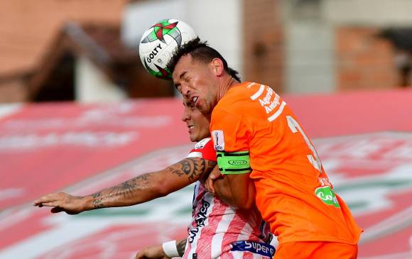Naranjas y tiburones igualaron 3-3 en el Polideportivo Sur. Los lanzamientos de penal favorecieron a barranquilleros. FOTO dimayor