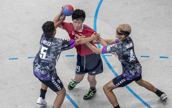 Jugadores de Brasil y Chile se mantienen firmes en la disputa de los lugares de honor en la categoría cadetes. FOTO jaime pérez