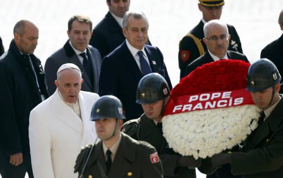 El Papa consideró además que su visita al país es una “actividad religiosa y humanitaria”. FOTO REUTERS