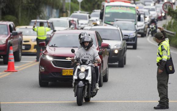 Por aire y tierra las autoridades custodiaron las vías del país, con el objetivo de evitar desenlaces fatales. FOTO Edwin Bustamante