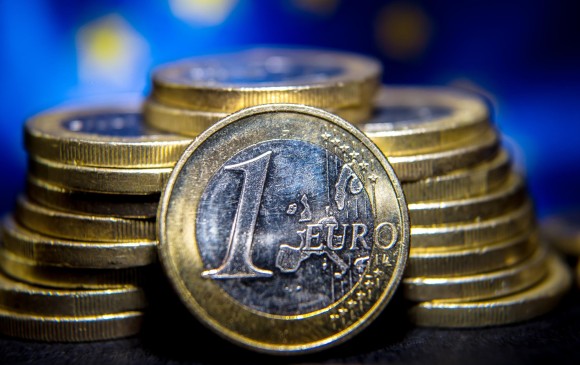 La moneda tuvo la mayor caída en 14 años frente al dólar, registrada a mediados de diciembre pasado. FOTO AFP