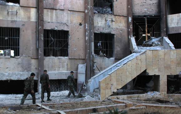 El pasado 22 de septiembre las fuerzas gubernamentales sirias, apoyadas por la aviación rusa, comenzaron una ofensiva militar contra el este de la ciudad de Alepo. FOTO AFP 
