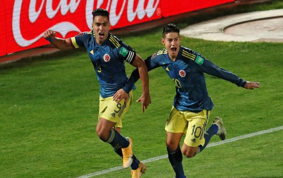 James Rodríguez y Radamel Falcao García mostraron su experiencia en el empate 2-2 frente a Chile, cada uno en lo suyo. FOTO efe