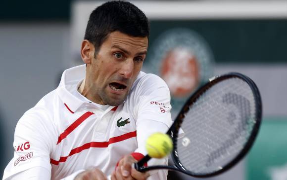 Djokovic hizo un gran esfuerzo y avanzó en el Roland Garros. Su fortaleza ayer fue el primer servicio, con un 72 %. FOTO EFE