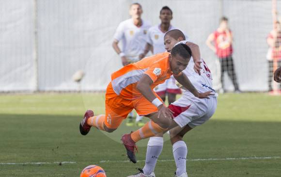 Duván Vergara y Juan Diego Giraldo, protagonistas en el frío empate en cancha de Rionegro. FOTO archivo juan antonio sánchez 
