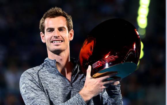 Murray cumplió buen papel en el torneo de exhibición que abrió la temporada tenística, al dejar en el camino a Nadal. FOTO AFP