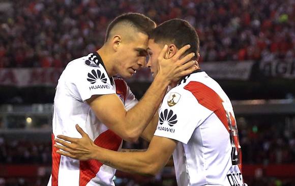 Santos Borré y Juan fernando Quintero fueron las figuras del River Plate en el duelo frente a Independiente. FOTO EFE