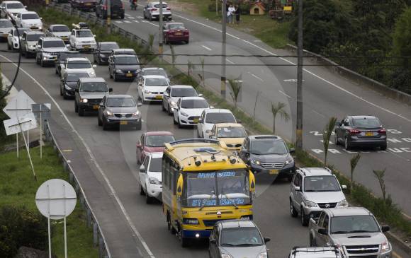 Las Palmas recibirá el mayor flujo de vehículos debido al cierre de la autopista Medellín-Bogotá. Allí las autoridades dispusieron de un operativo de movilidad. FOTO Edwin Bustamante