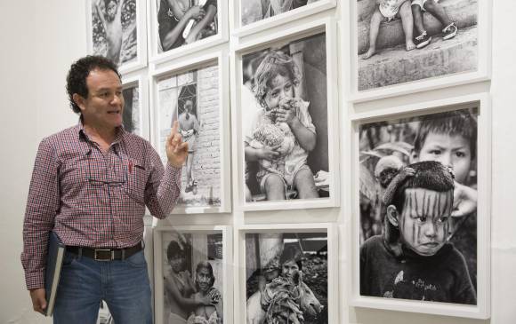El recorrido fotográfico que capturó Jesús Abad Colorado se llevó a las pantallas con El Testigo. FOTOS Edwin Bustamante y Jesús Abad Colorado.