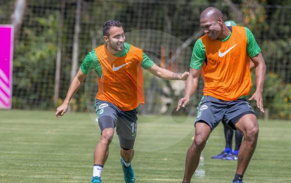 Juan Pablo Nieto y Alexis Henríquez, dos hombres que son de constante presencia con el técnico Lillo. FOTO juan a. sánchez 