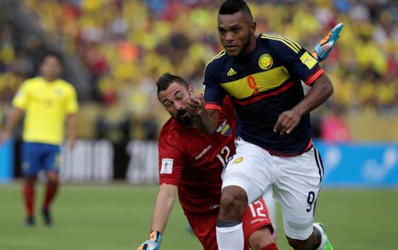 Miguel Borja, quien no estuvo ante Bolivia, cumplió un papel brillante en Quito. FOTO reuters