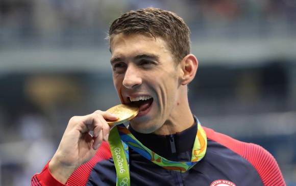 El estadounidense Michael Phelps suma 21 medallas de oro, dos de plata y dos de bronce en Juegos Olímpicos. FOTO ap