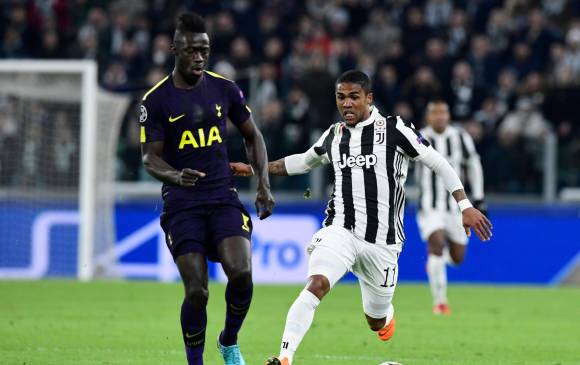 Dávinson Sánchez tuvo un juego de menos a más ante Juventus por la ida de los octavos de Champions League. FOTO AFP