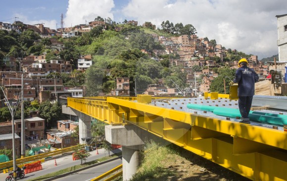 El ancho del puente que unirá a Robledo y El Pesebre (foto) varía entre 5 y 11 metros. Tendrá carril de ciclorruta. FOTO EDWIN BUSTAMANTE