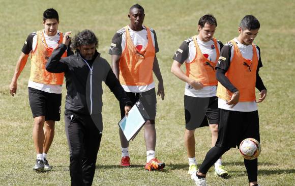 El técnico Leonel Álvarez tiene una semana larga para planear la estrategia que usará ante Rionegro. FOTO manuel saldarriaga